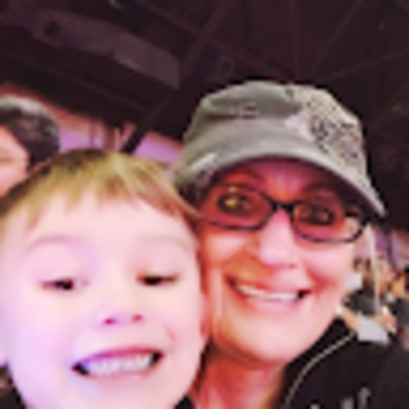 Meet your Posher, Lori - Picture 1 of 1